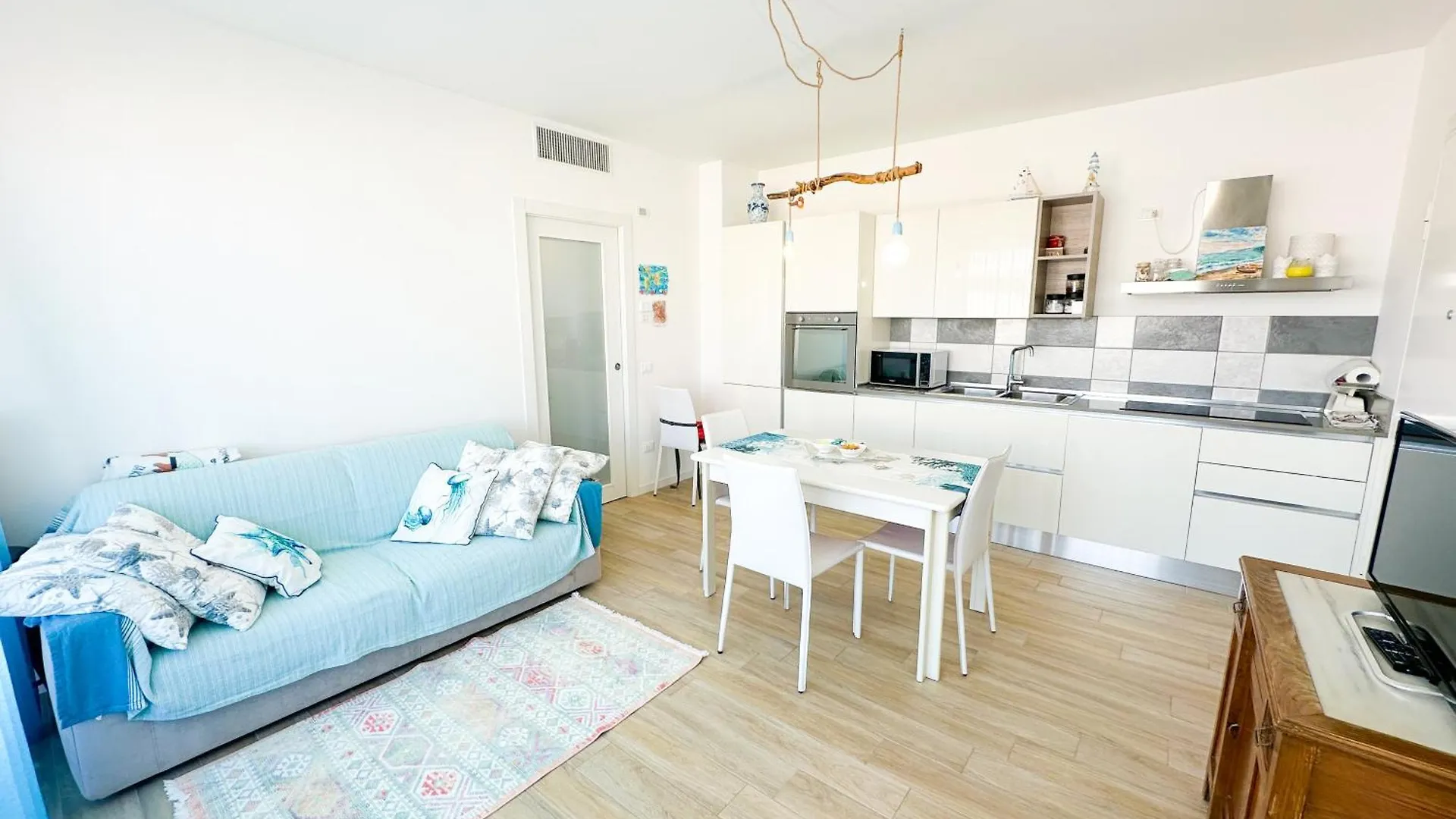Apartamento Piscina, Vicno Al Mare - Le Palme Lido di Jesolo 0*,  Italia