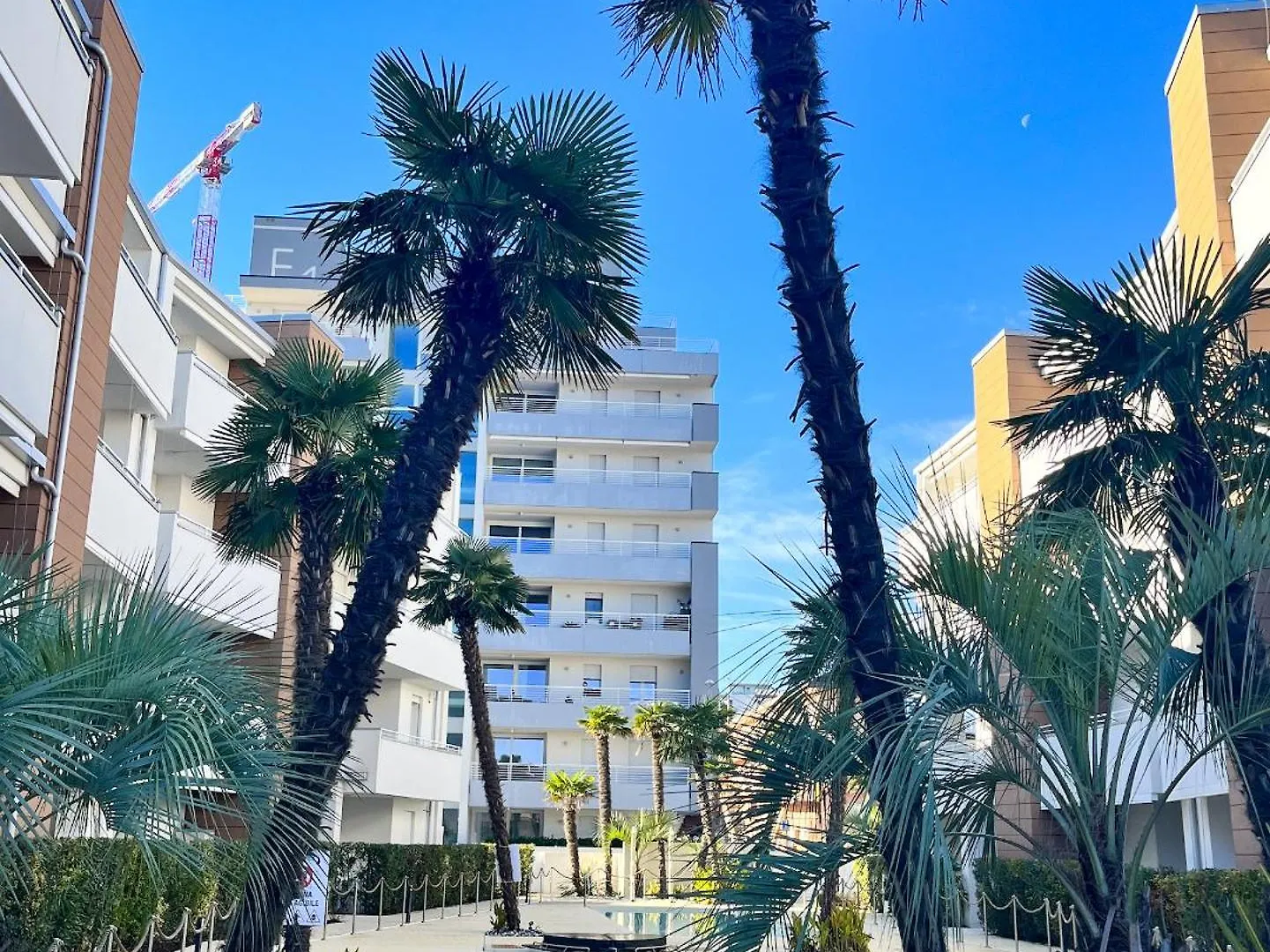 Contactos de Piscina, Vicno Al Mare - Le Palme